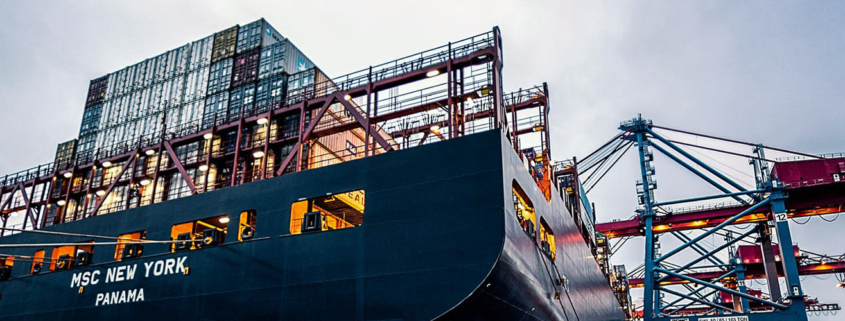 MSC New York Panama containers en hijskranen